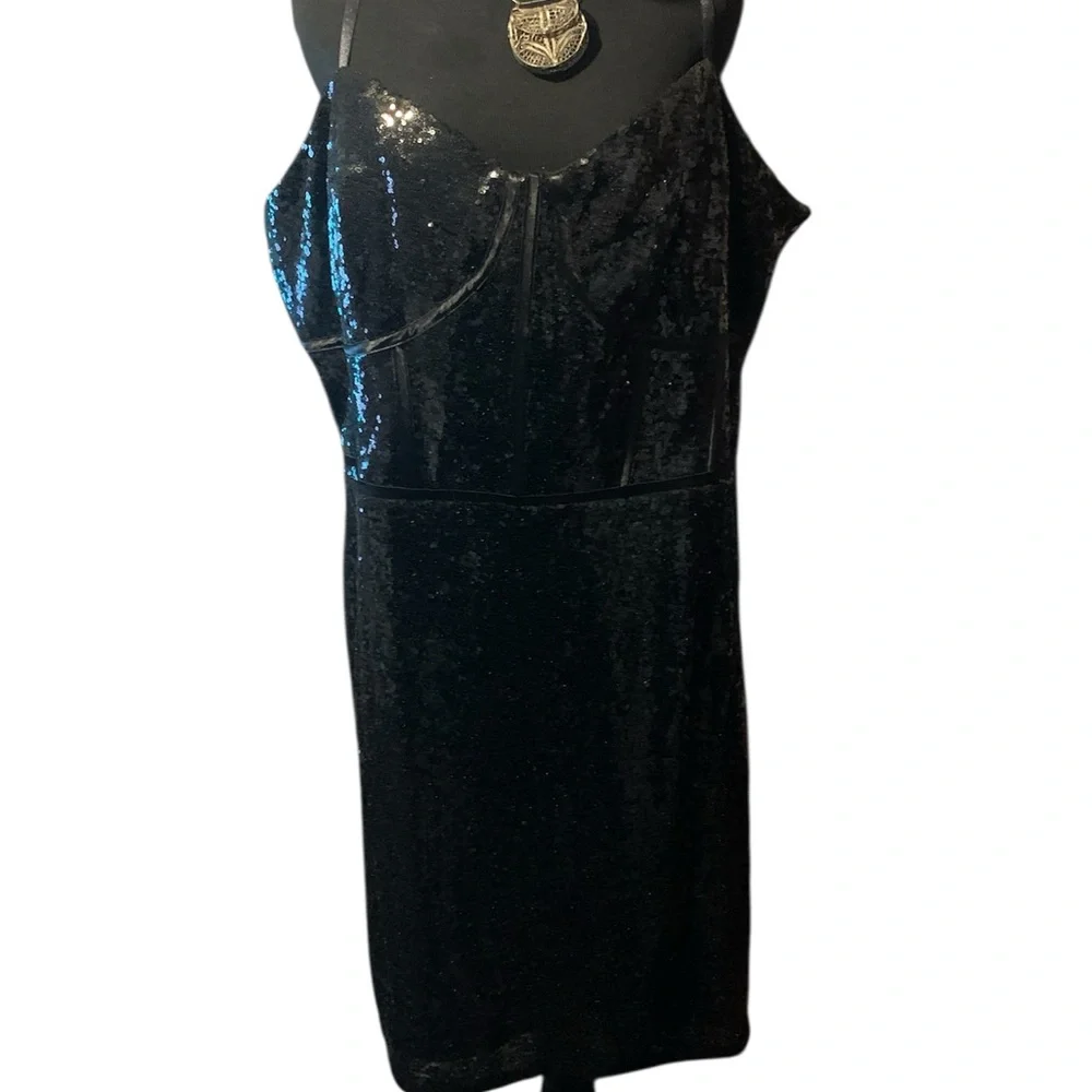 City Chic Black Sweetheart Bodycon Dress - Picture 8 of 11
